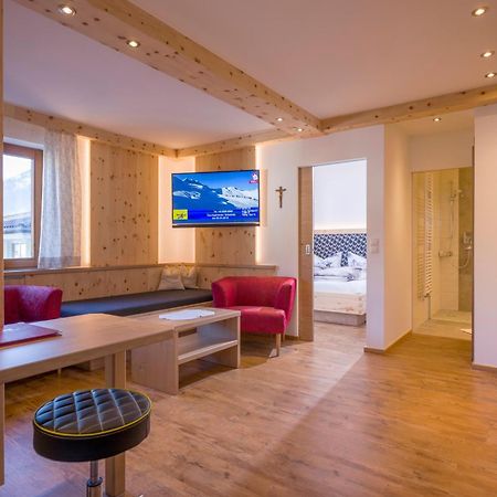 Hotel Alpina Ried im Zillertal Eksteriør billede