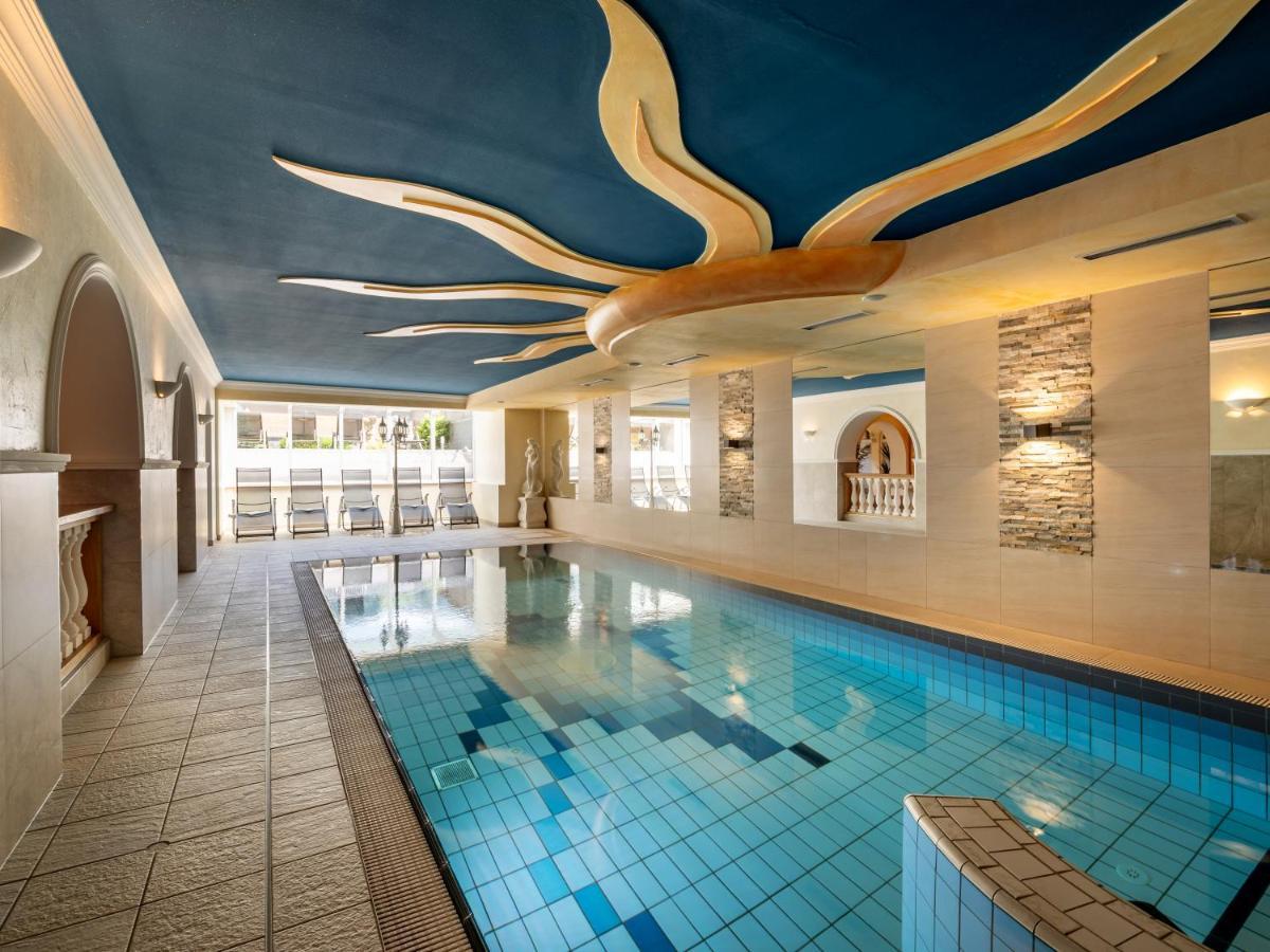 Hotel Alpina Ried im Zillertal Eksteriør billede
