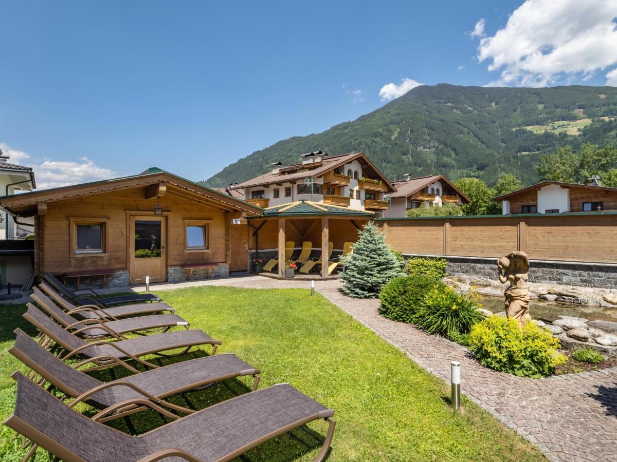 Hotel Alpina Ried im Zillertal Eksteriør billede