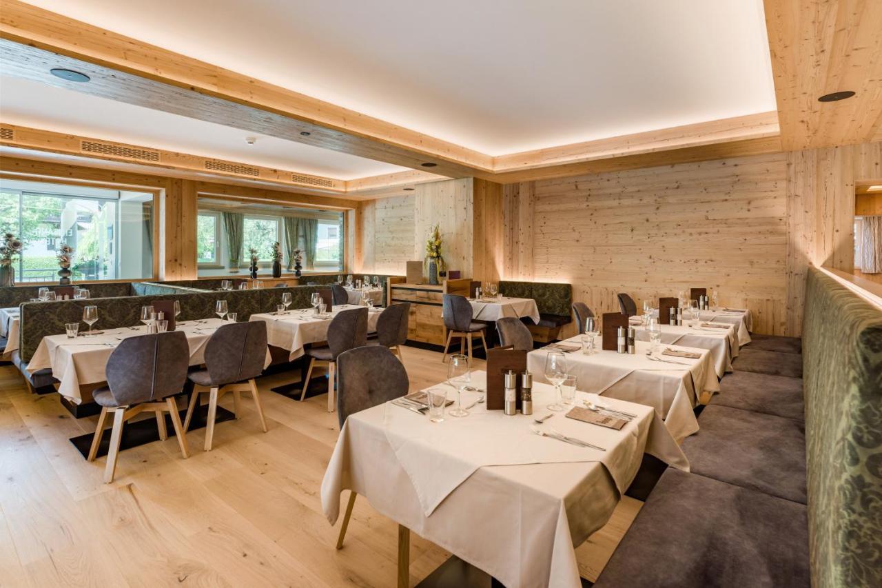 Hotel Alpina Ried im Zillertal Eksteriør billede