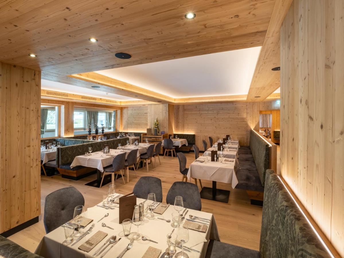 Hotel Alpina Ried im Zillertal Eksteriør billede