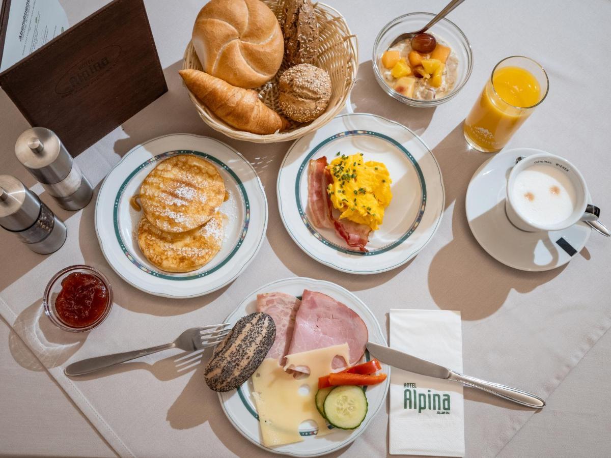 Hotel Alpina Ried im Zillertal Eksteriør billede