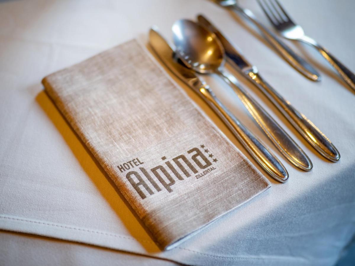 Hotel Alpina Ried im Zillertal Eksteriør billede