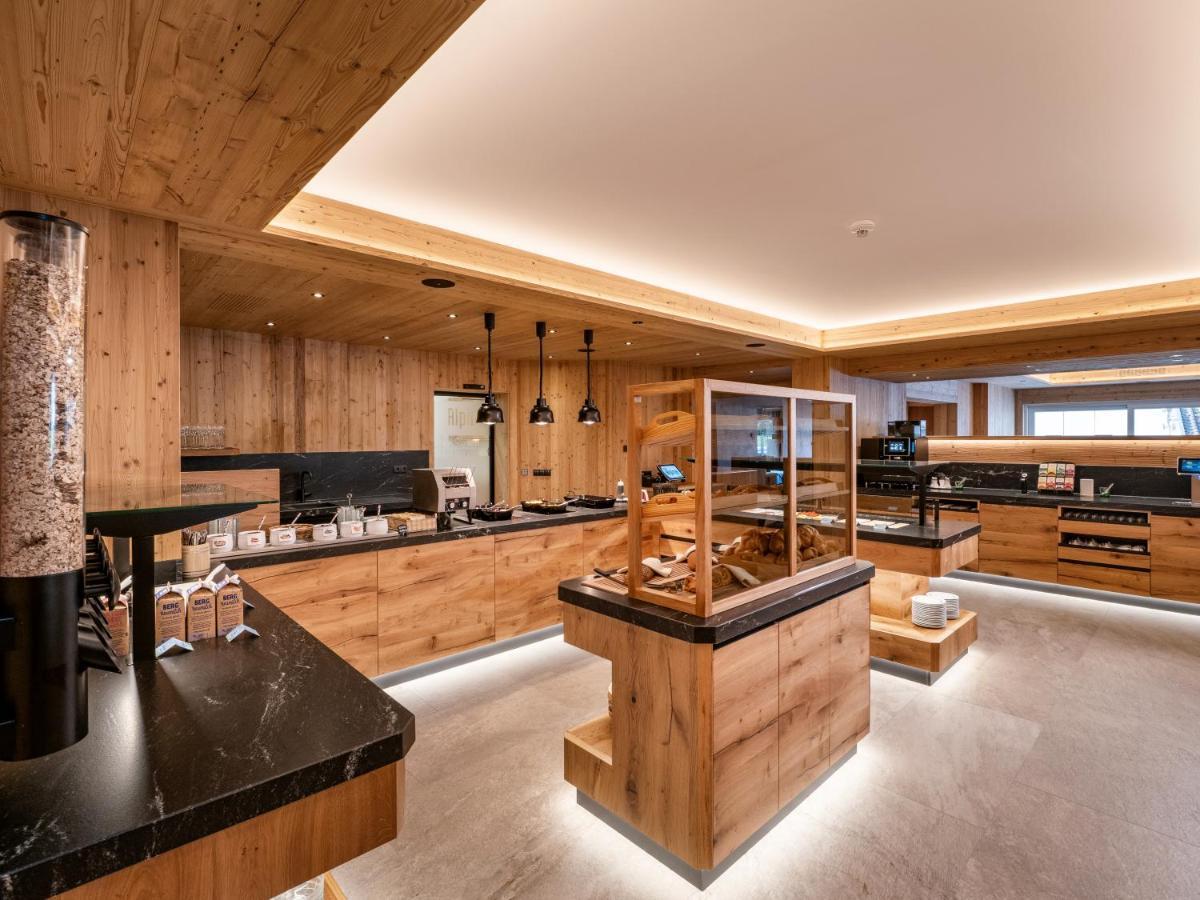 Hotel Alpina Ried im Zillertal Eksteriør billede