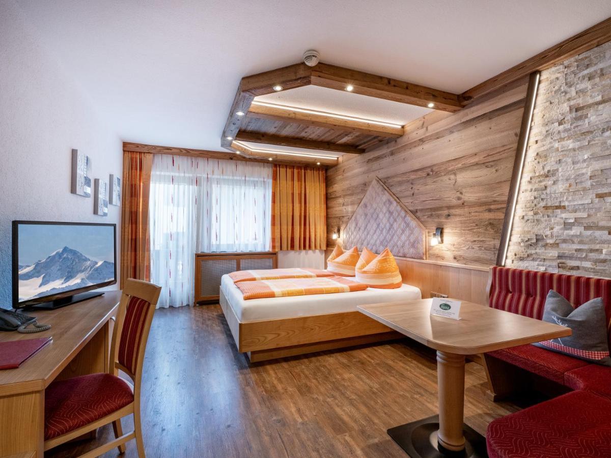 Hotel Alpina Ried im Zillertal Eksteriør billede