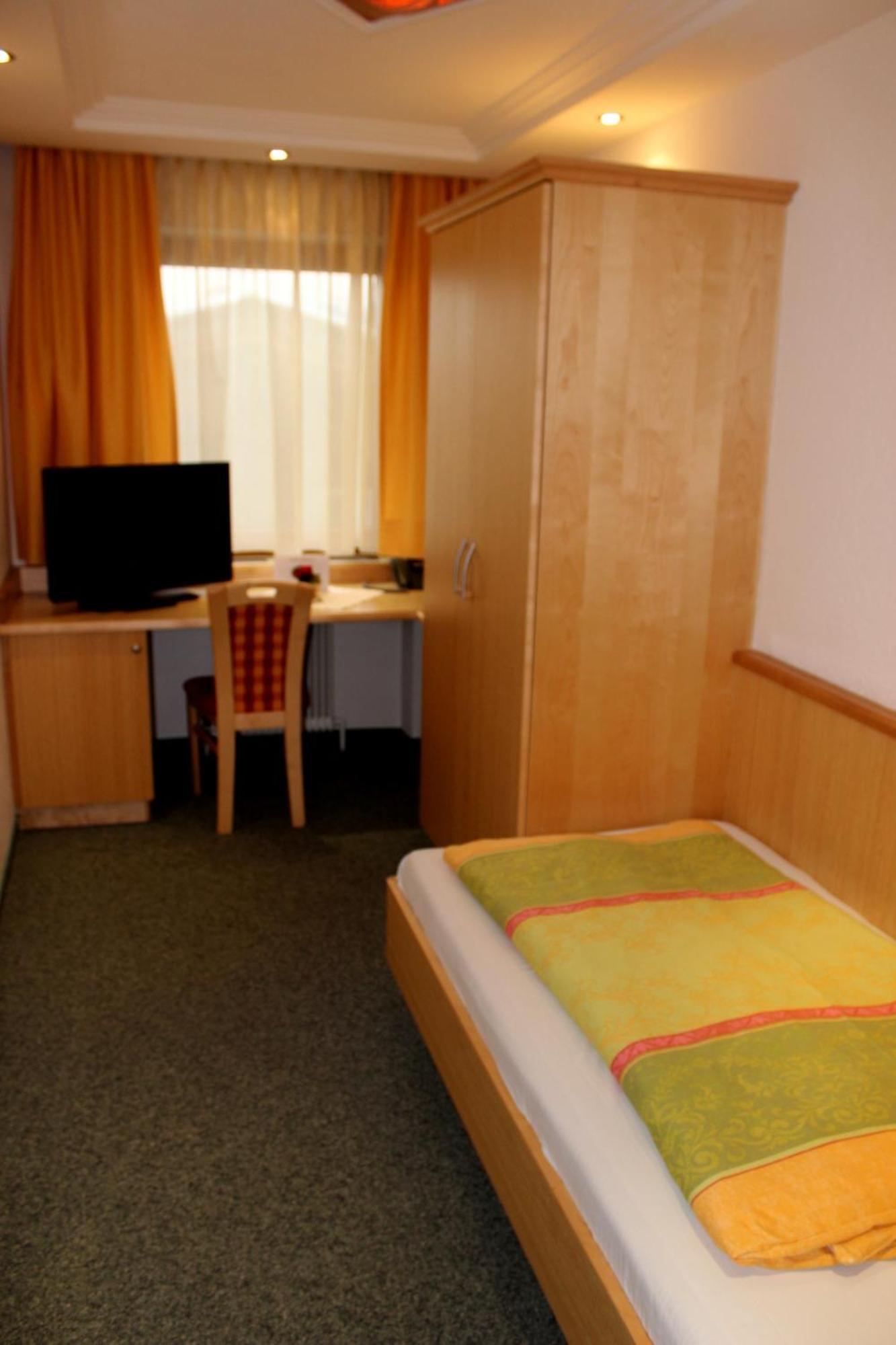 Hotel Alpina Ried im Zillertal Værelse billede