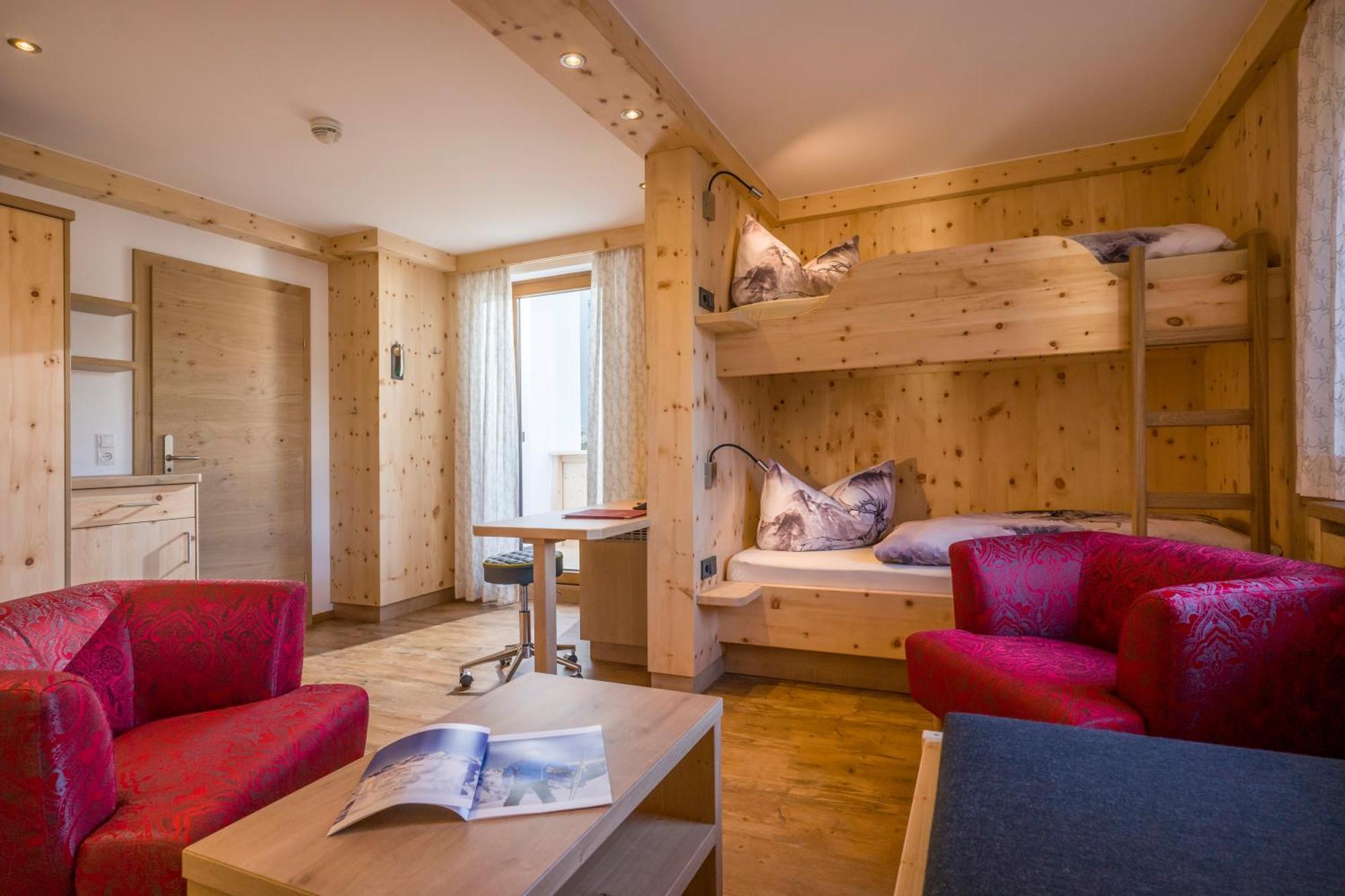 Hotel Alpina Ried im Zillertal Eksteriør billede