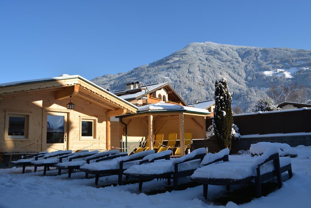 Hotel Alpina Ried im Zillertal Eksteriør billede