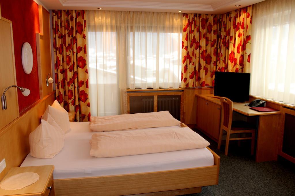 Hotel Alpina Ried im Zillertal Værelse billede