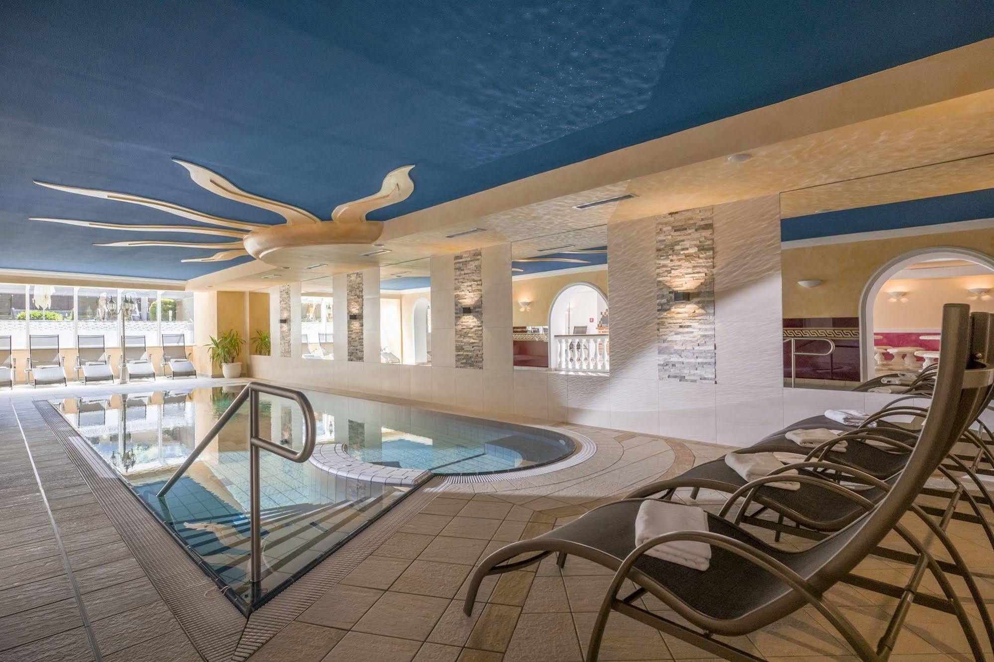 Hotel Alpina Ried im Zillertal Eksteriør billede